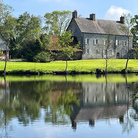Domaine De L'Eau Partie Bed & Breakfast Карентан Екстериор снимка