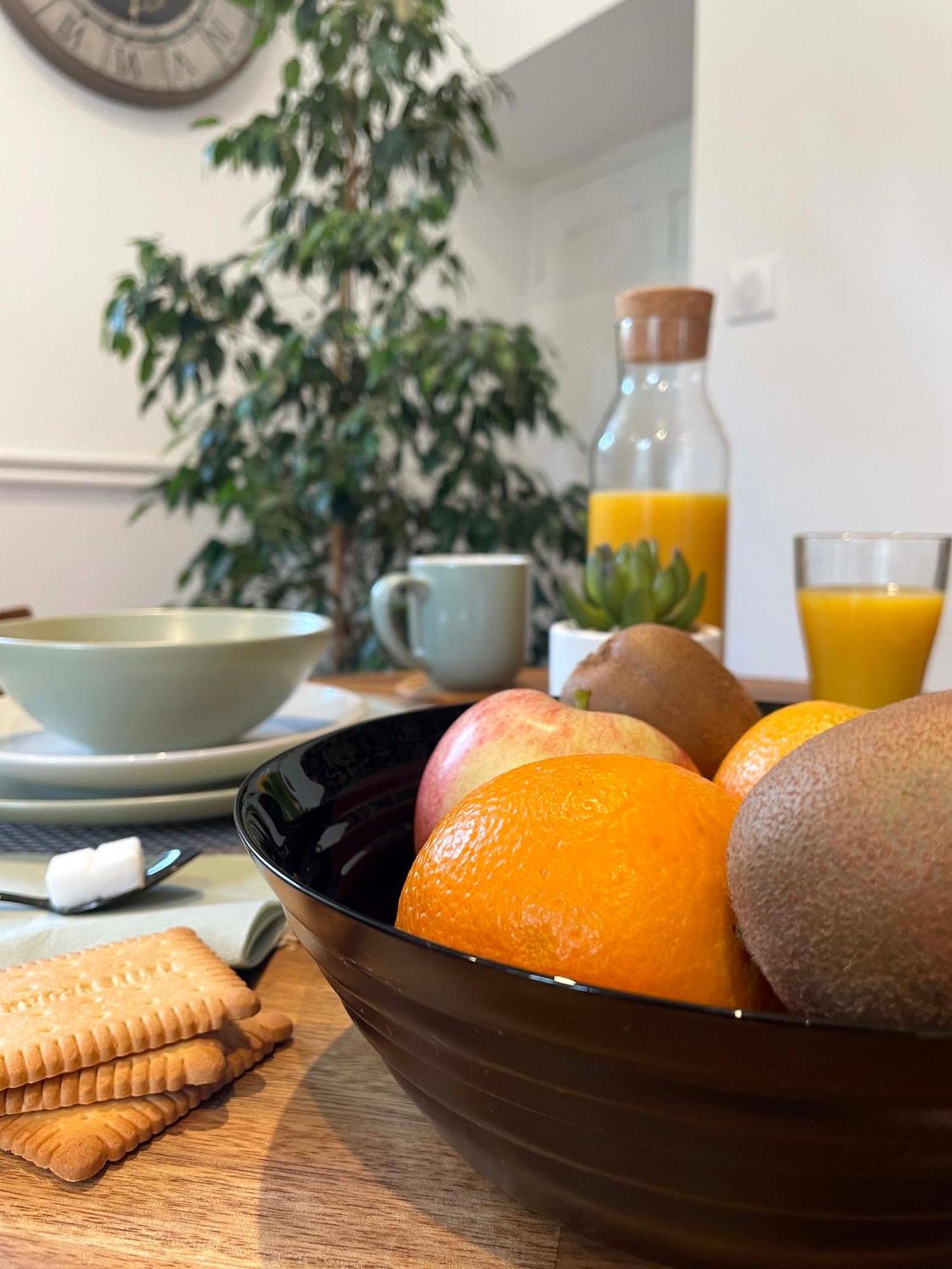 Domaine De L'Eau Partie Bed & Breakfast Карентан Екстериор снимка